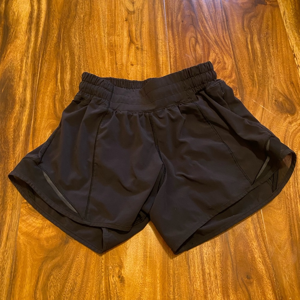 Black Lululemon shorts!🖤🖤